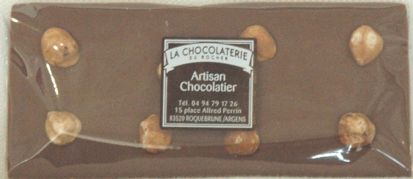 tablette de chocolat au lait aux noisettes